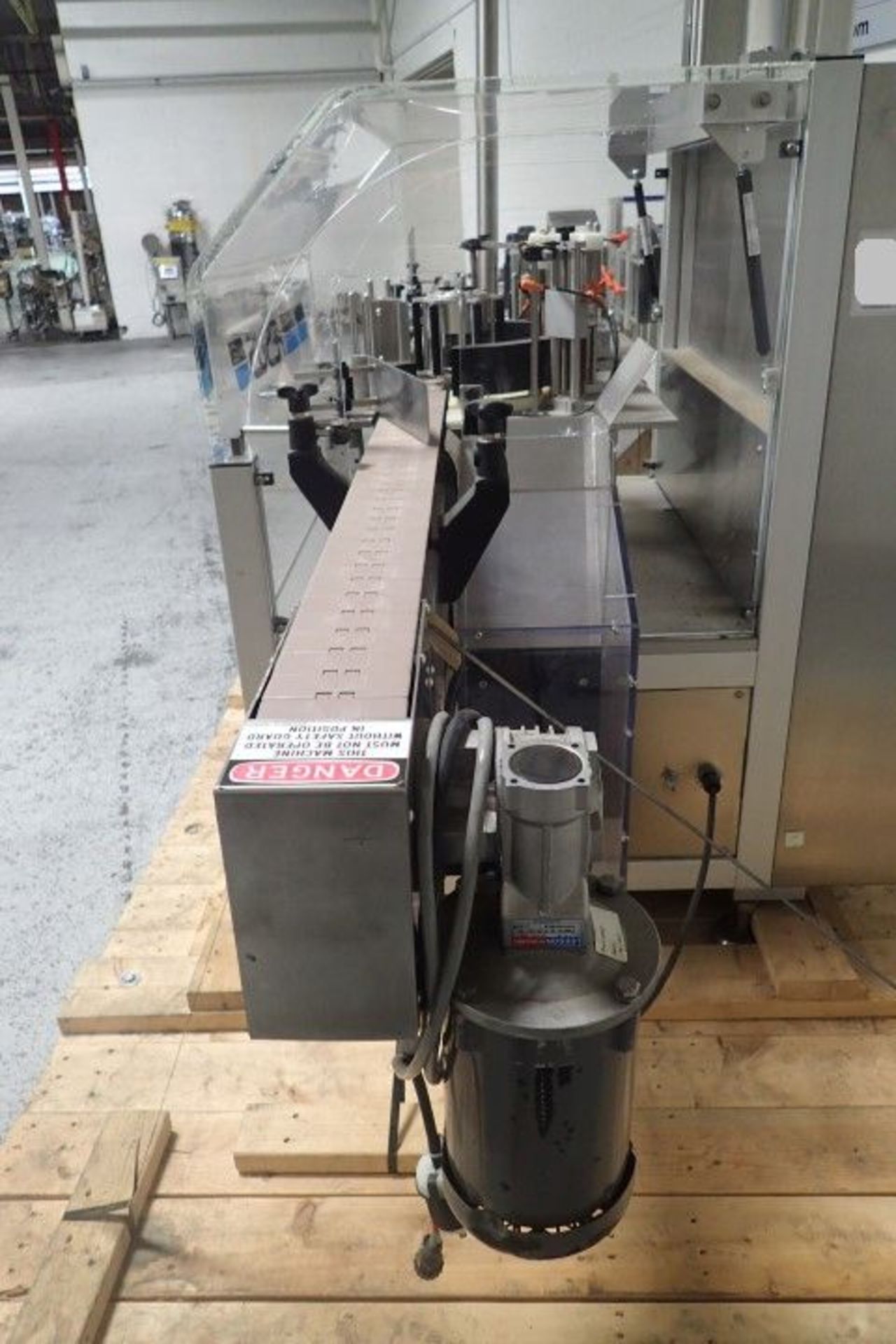 Aesus wrap around labeler, model Premier Wrap Plus 132M, speeds up to 300 bottles/minute, with - Image 13 of 18