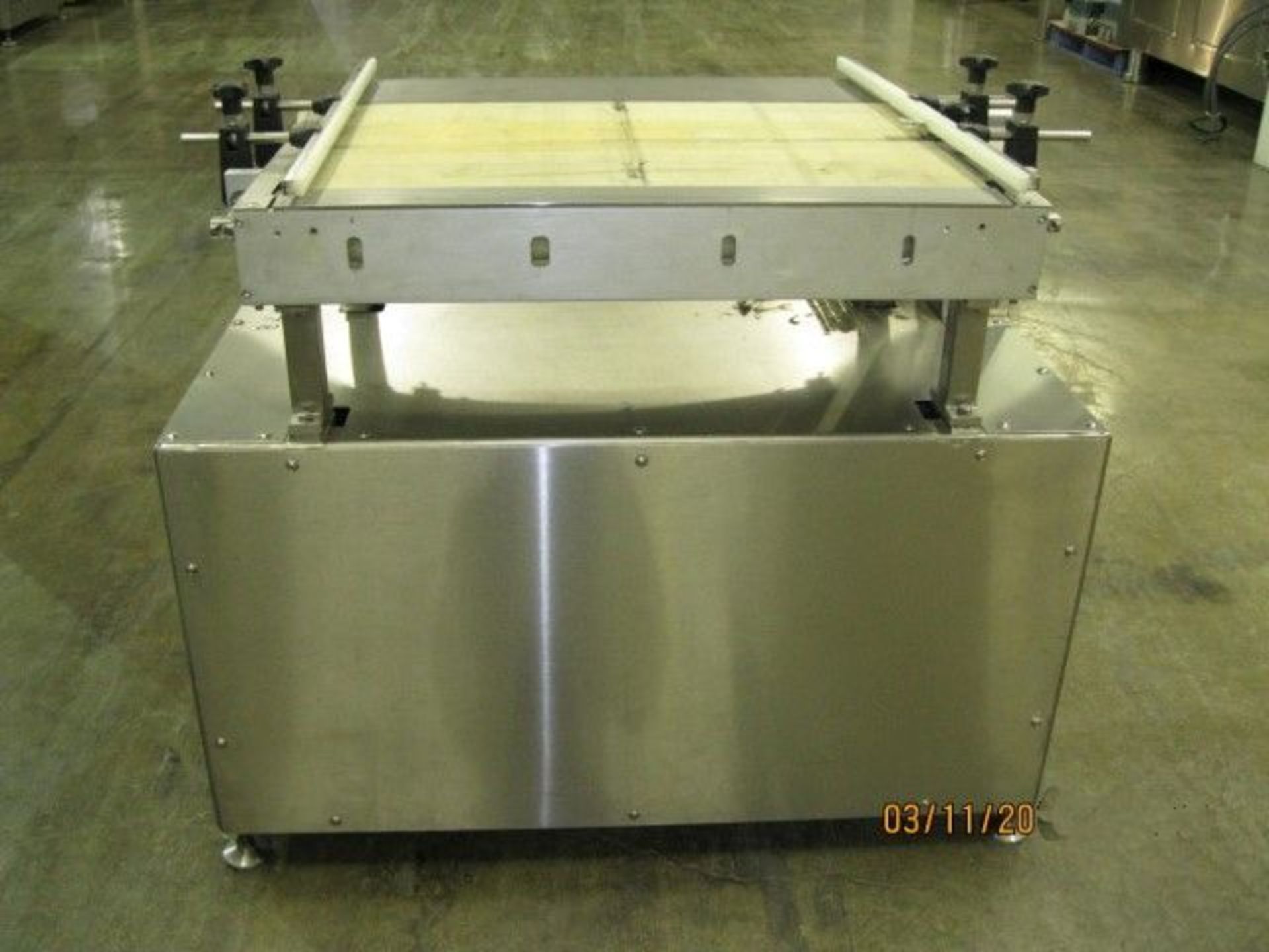 30" wide x 18" long belt conveyor, stainless steel base and sides with motor drive - Image 3 of 5