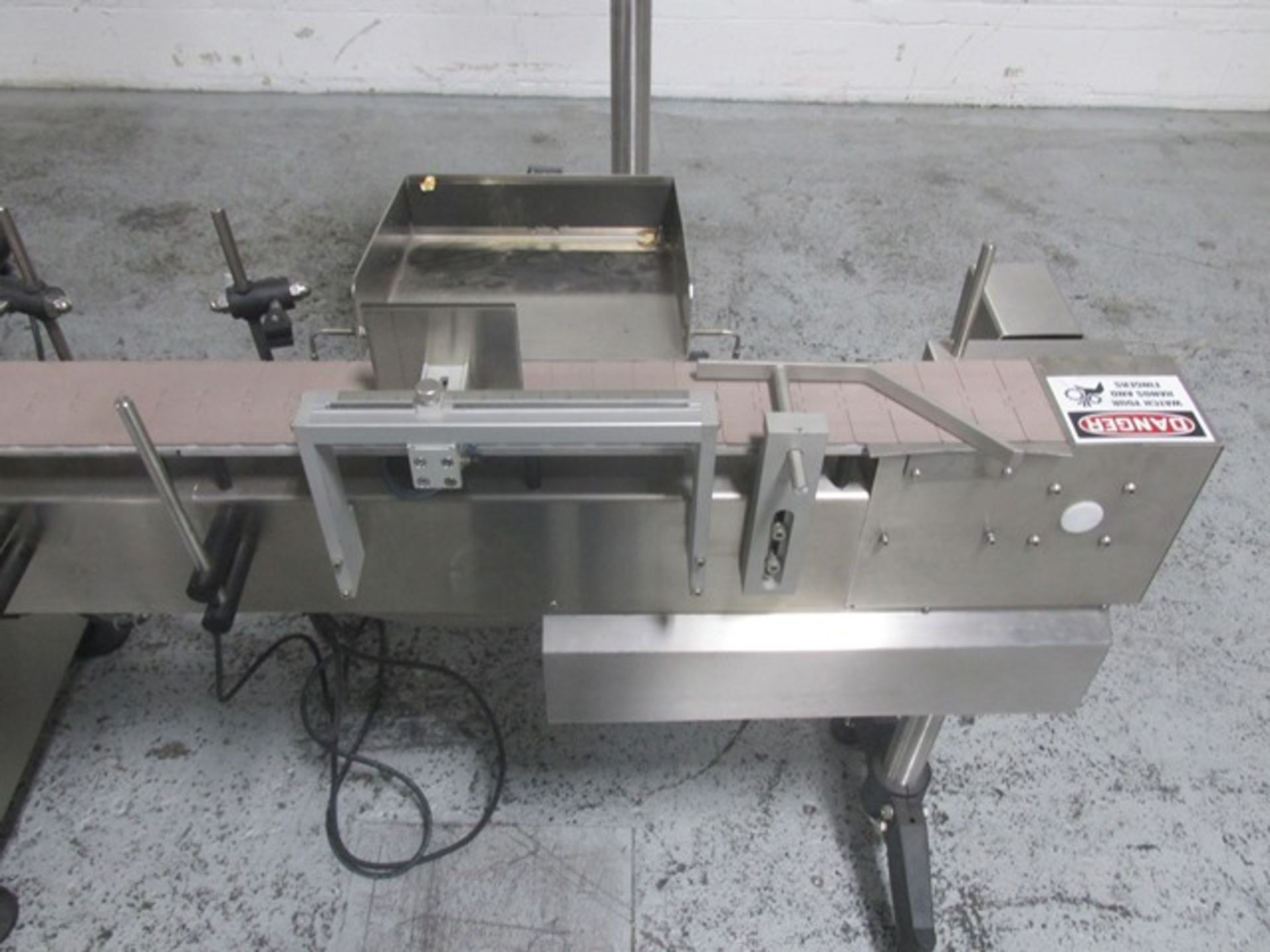 Used New Jersey wrap around labeler, model UNI300V-S007, with Optel vision system, model Optel - Image 8 of 14