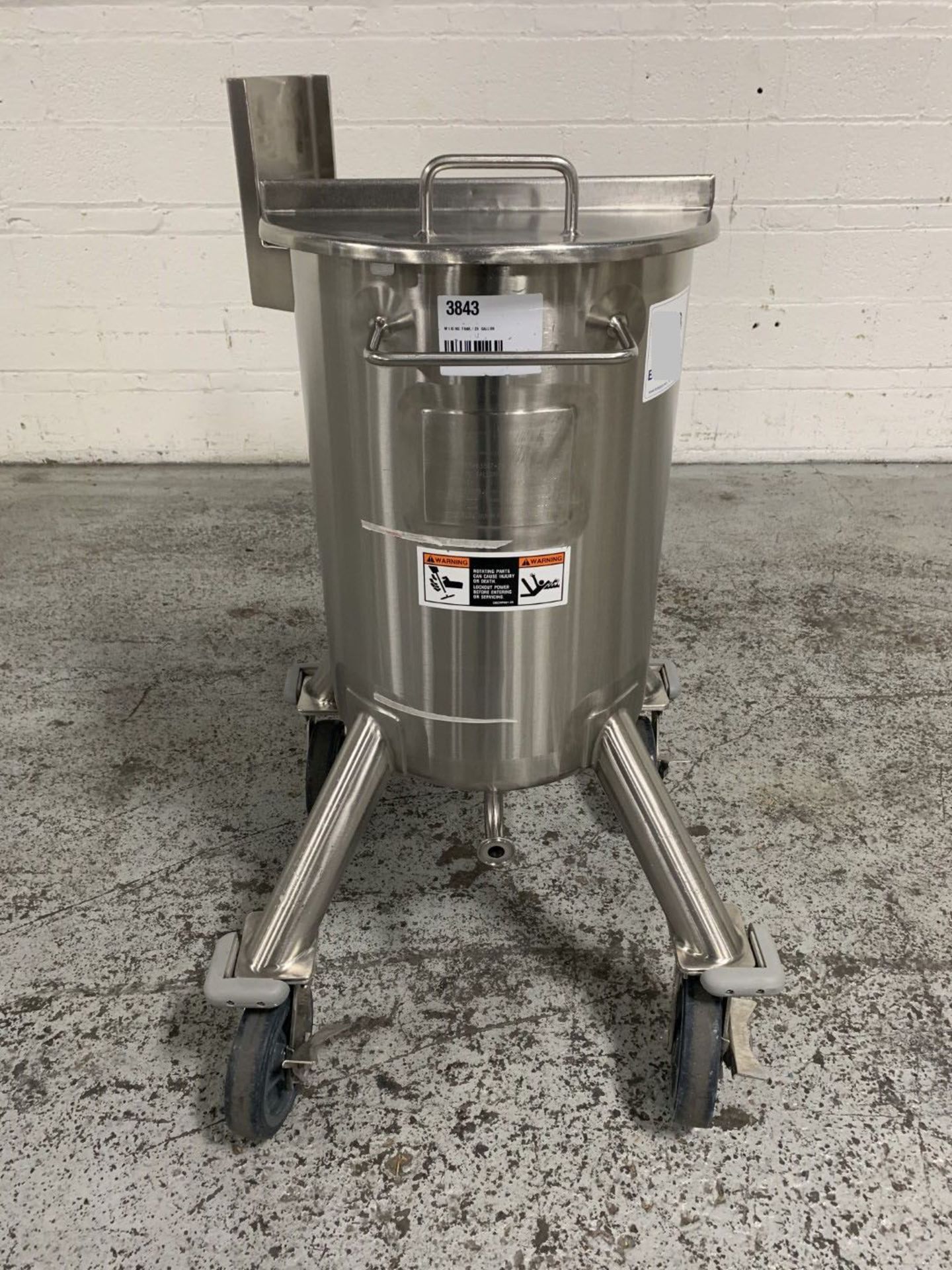 20 gallon Walker tank, 316L stainless steel construction, approximtely 18" diameter x 25" straight