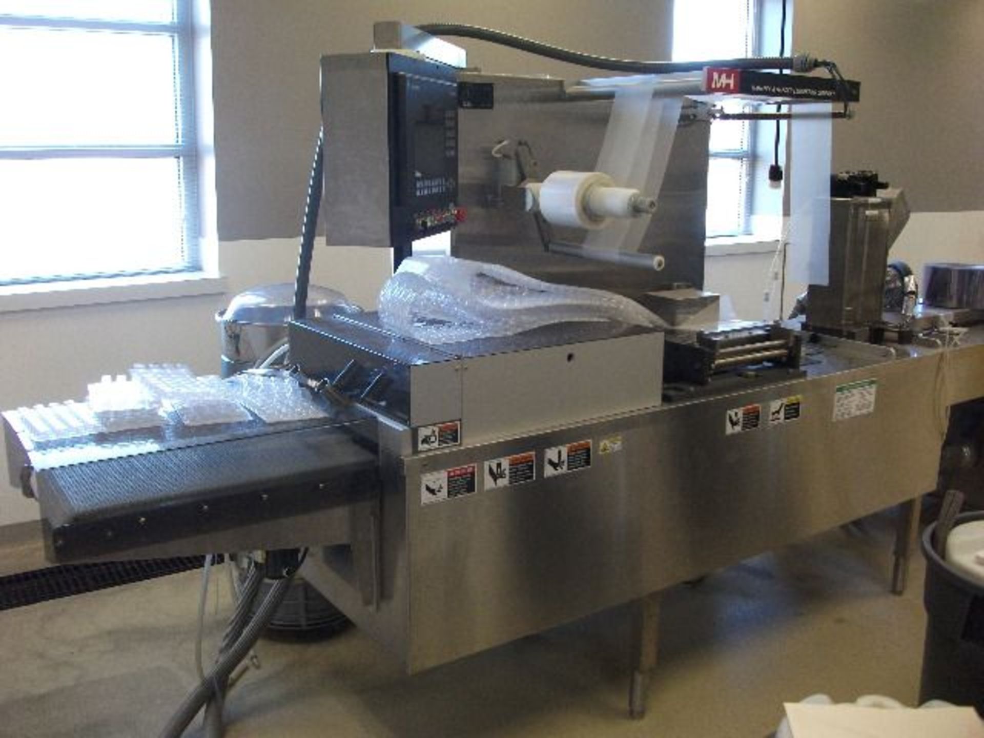 Mafaffy Horizontal Tray Former/Blister Sealer/Form Fill Seal Machine - Image 6 of 18