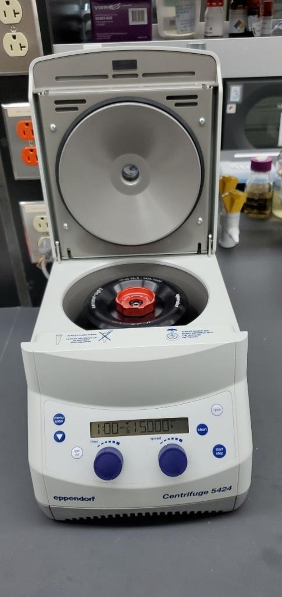 Eppendorf Model 5424 15,000 RPM Centrifuge - Image 2 of 6