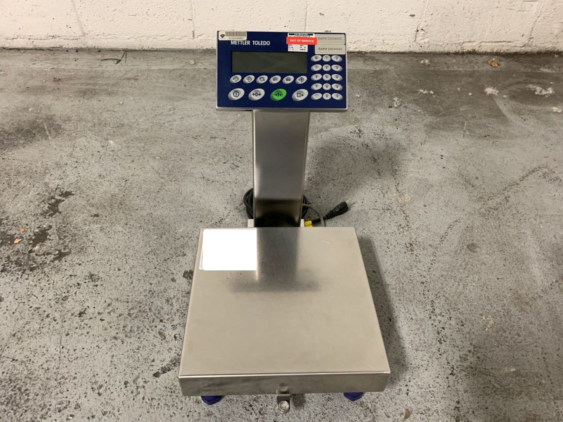 12" x 12" Mettler Toledo Scale