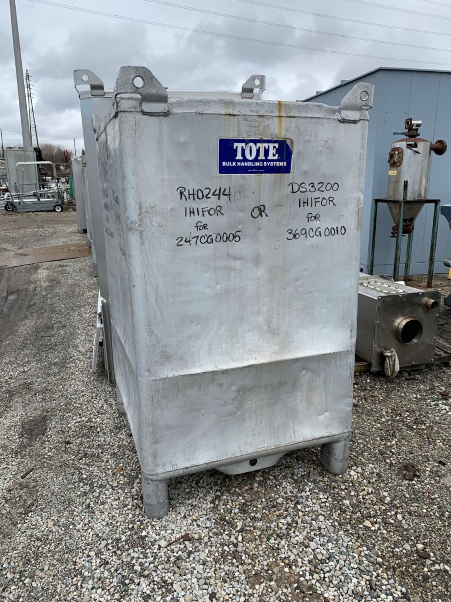 74 Cu Ft Tote Systems tote bin, aluminum construction