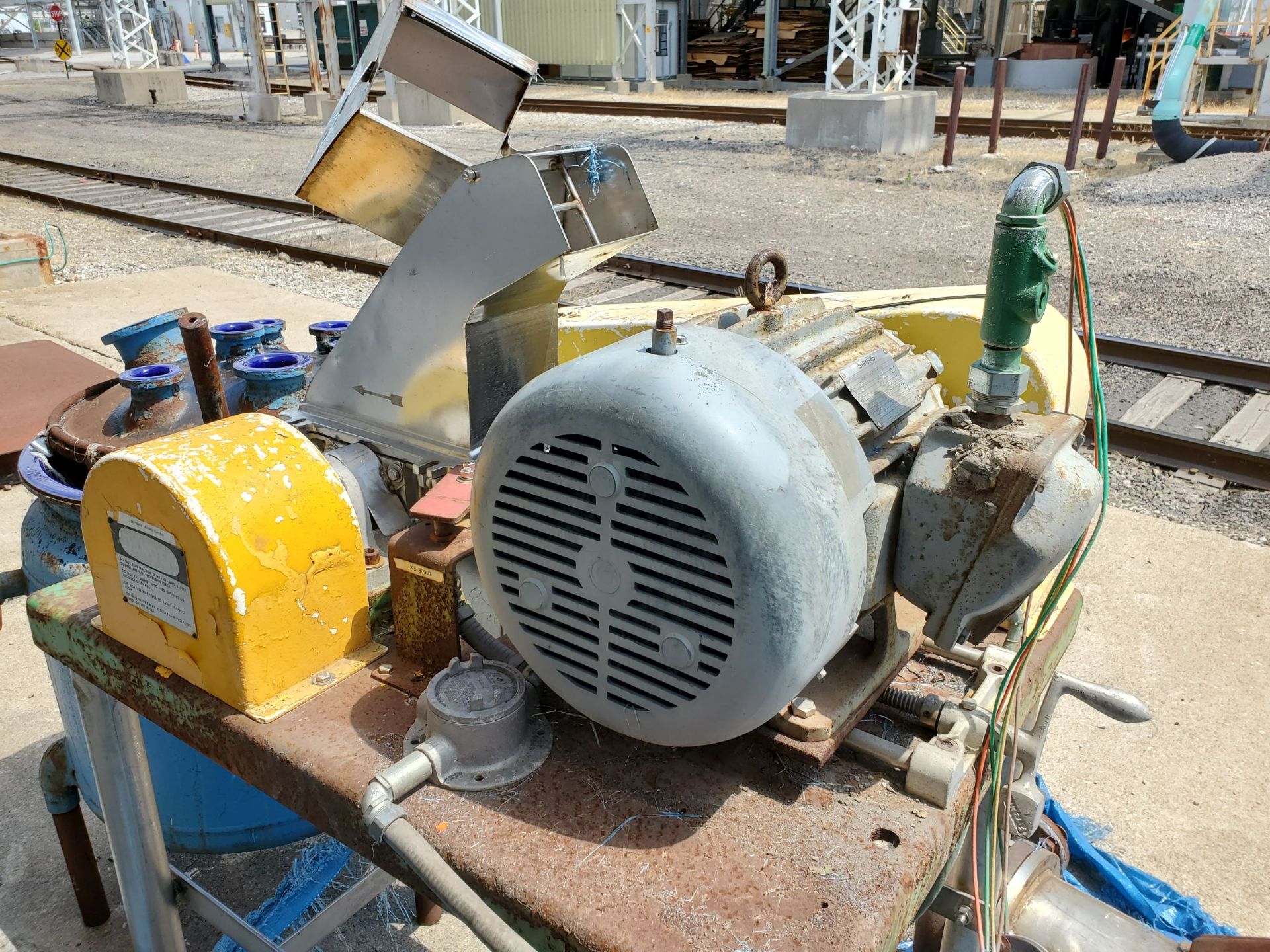 Fitzpatrick Fitzmill, model DAS06, 10HP Explosion Proof electric motor, fixed knives, gravity fed, - Image 3 of 6