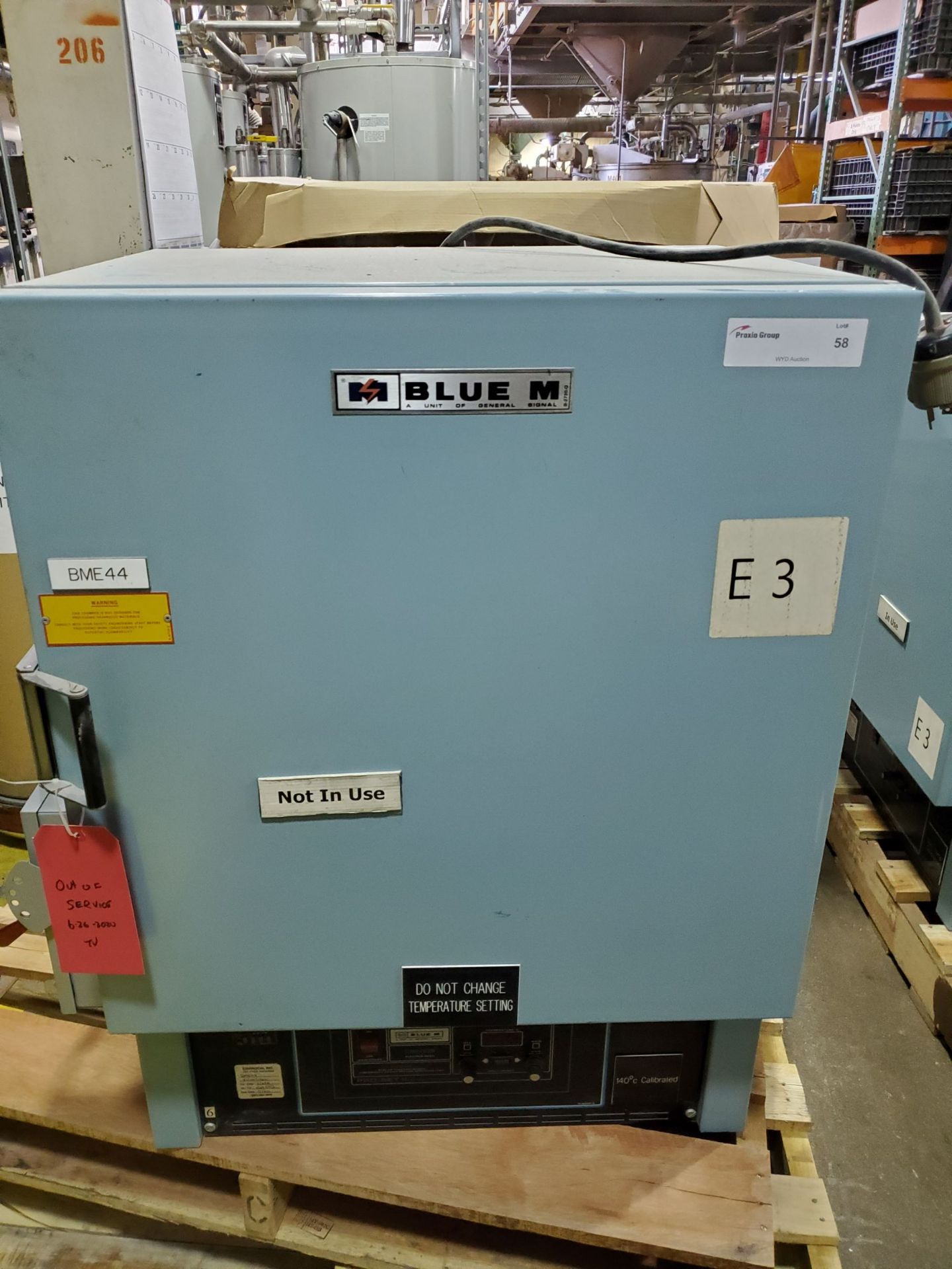 Blue M Lab Oven, Model ESP-400C-5, Serial Number ESP-1831, Temperature Range 38 deg C to 260 deg