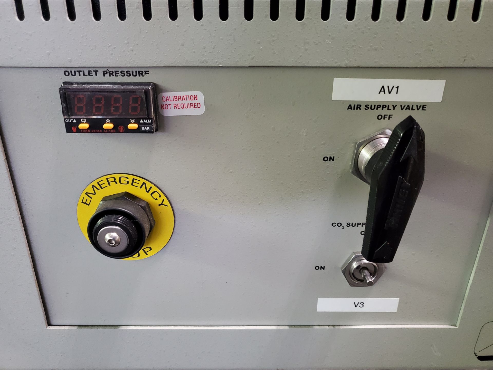 Supercritical Fluid Technologies CO2 pump, model SFT-052, with controls, 120 volt, serial# 084M007. - Image 3 of 6
