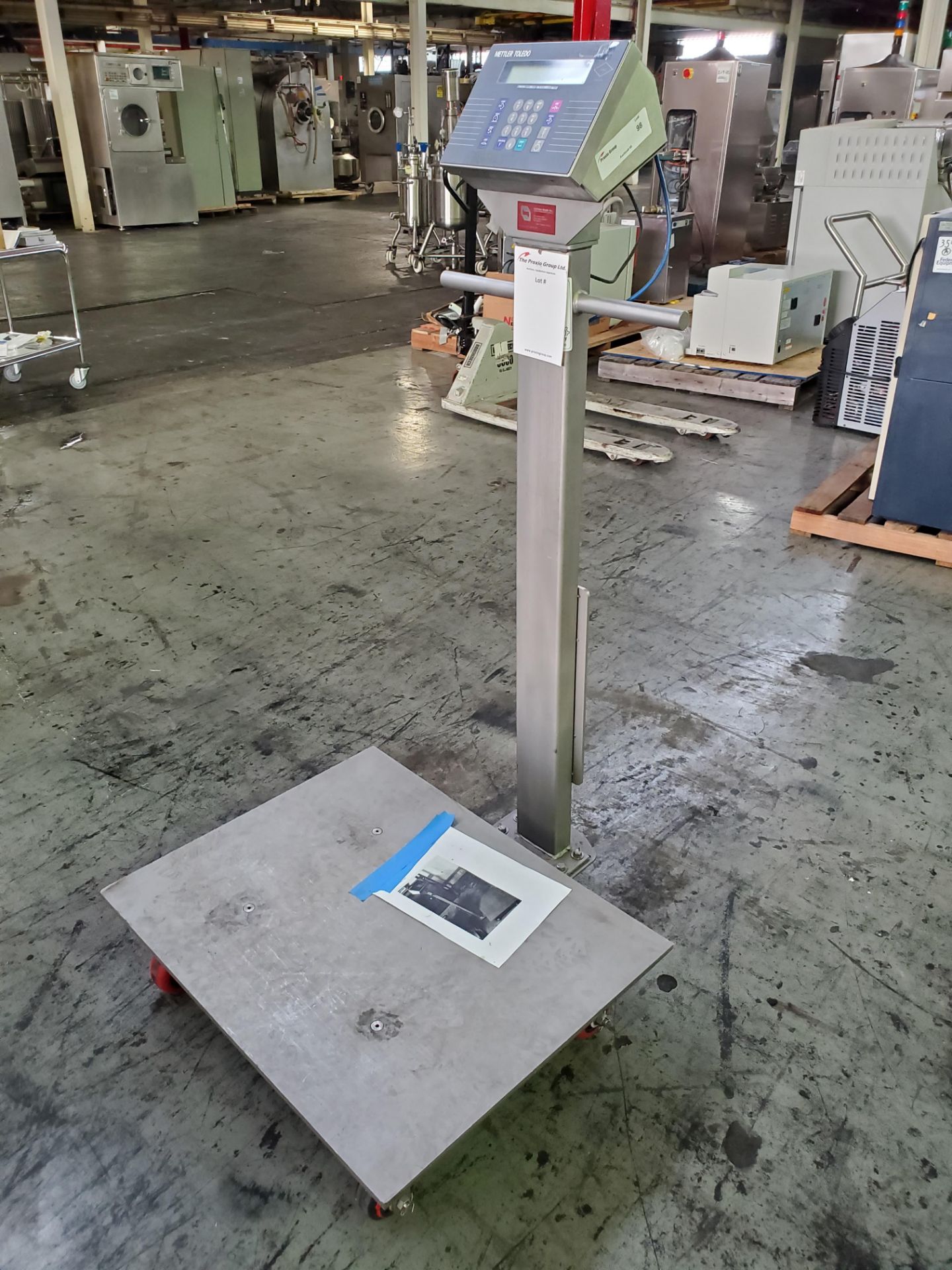 30" x 24" Mettler Toledo Platform Scale, with PUMA readout module.