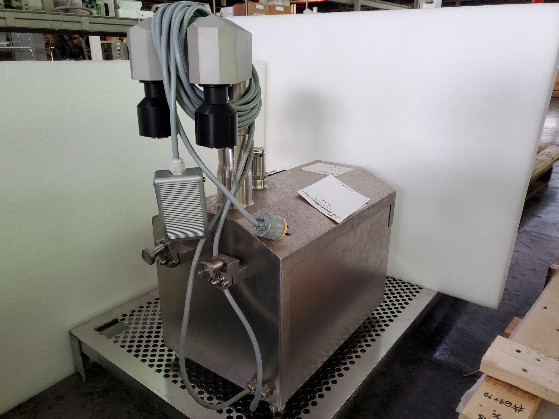 Bausch & Strobel Filling Maching, type CN EDM 3295, semi-automatic operation with foot pedal, single