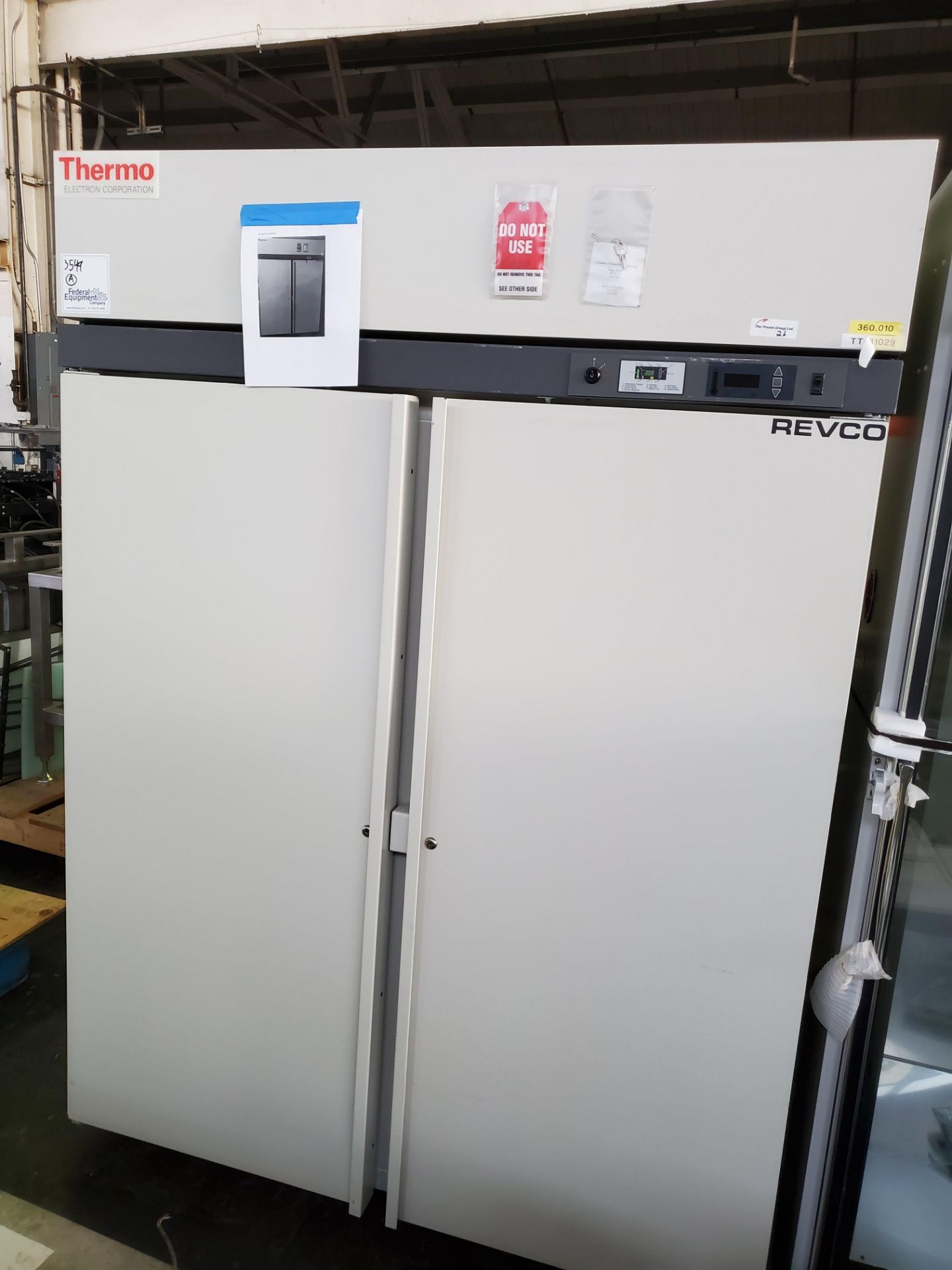 Revco/Thermo Electron Freezer, model REL5004A21, 53" wide x 25"deep x 53" high chamber, R134a - Image 2 of 7