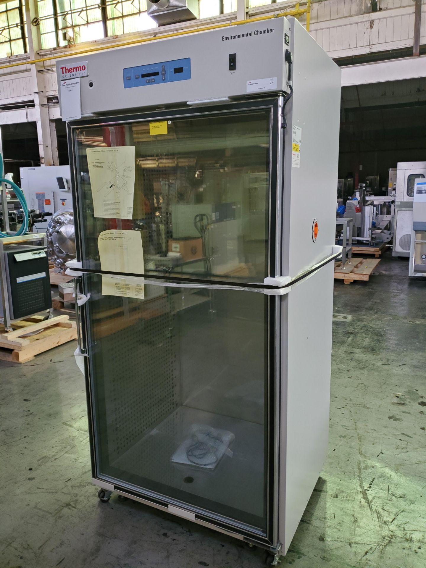 Thermo Scientific Environmental Chamber, model 3961, approx. 31" wide x 28" deep x 60" high - Image 2 of 6