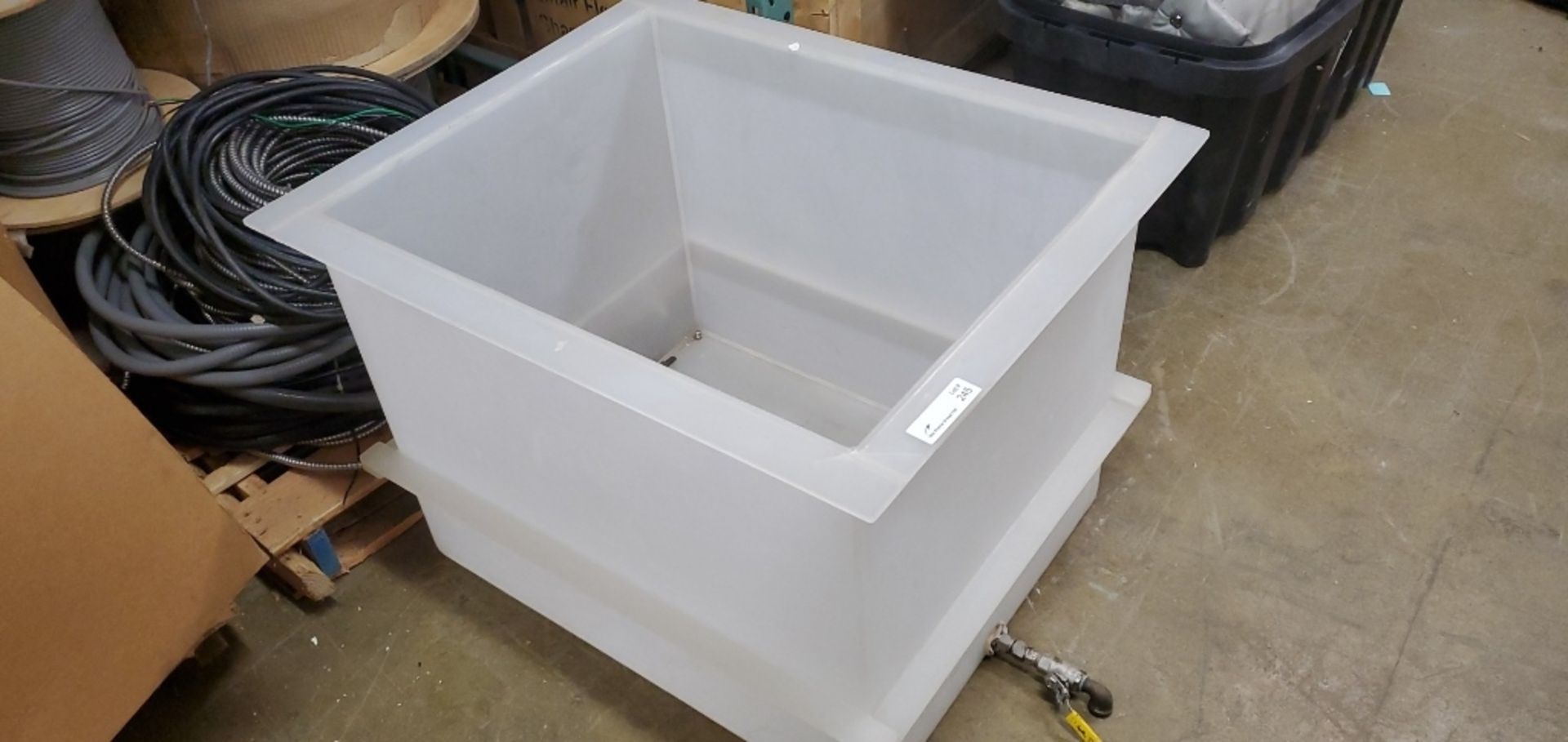 Polypropylene Tank with Lower Drain - Image 2 of 3