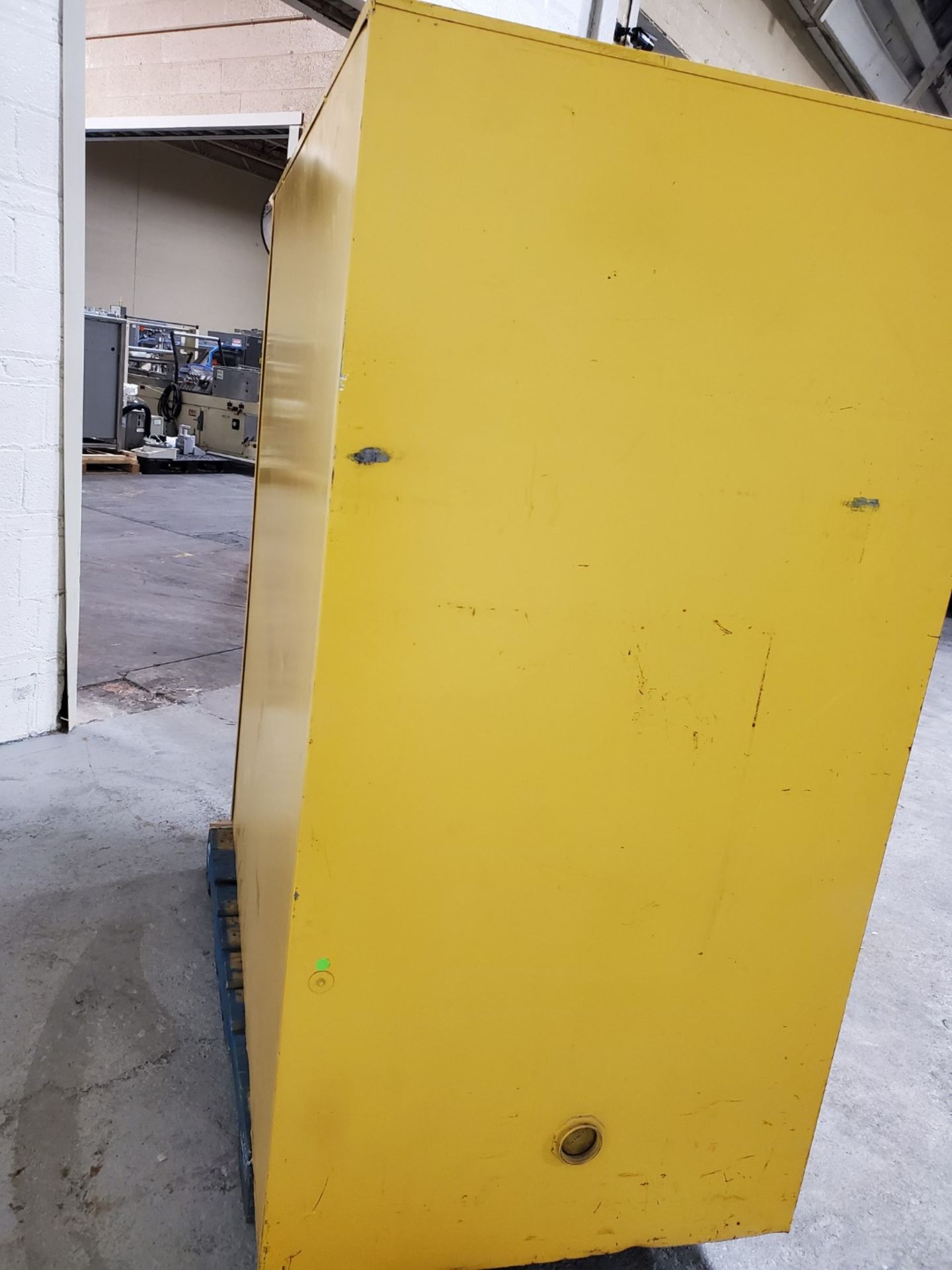 Se-Cur-All Flammable Storage Cabinet - Image 3 of 5