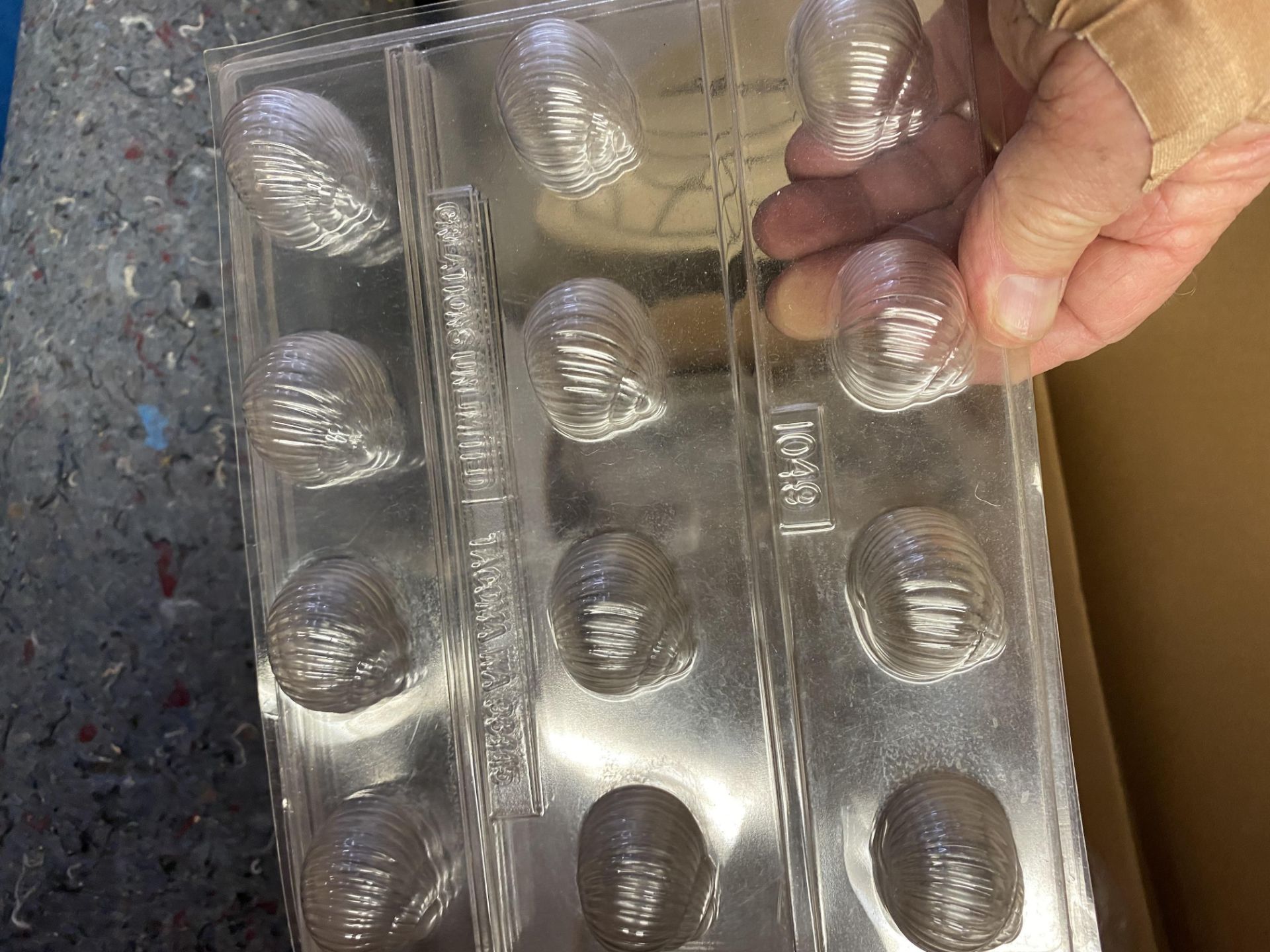 Plastic Candy Molds Decorations - Image 12 of 21