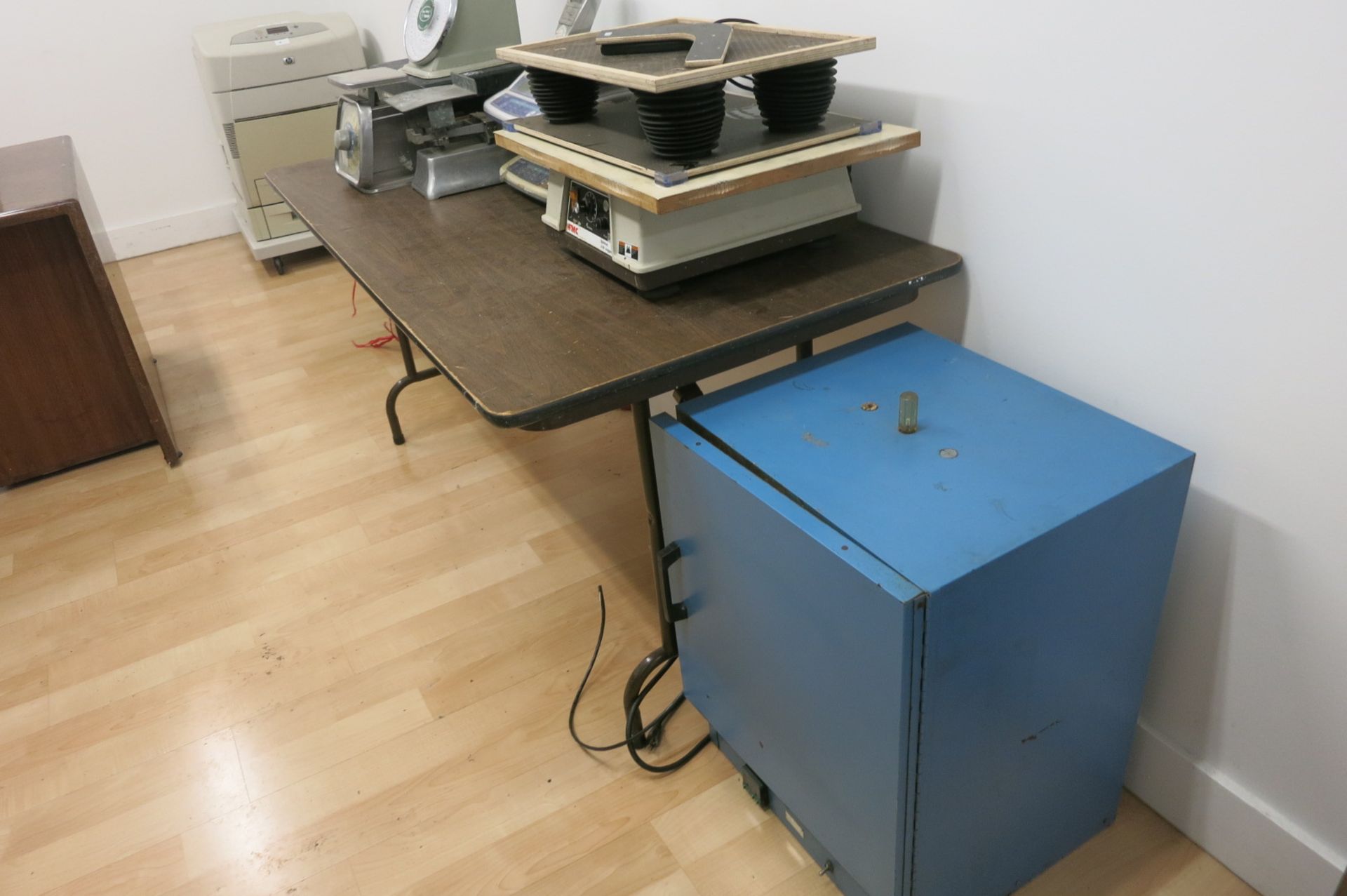 Laboratory Equipment - Image 2 of 4