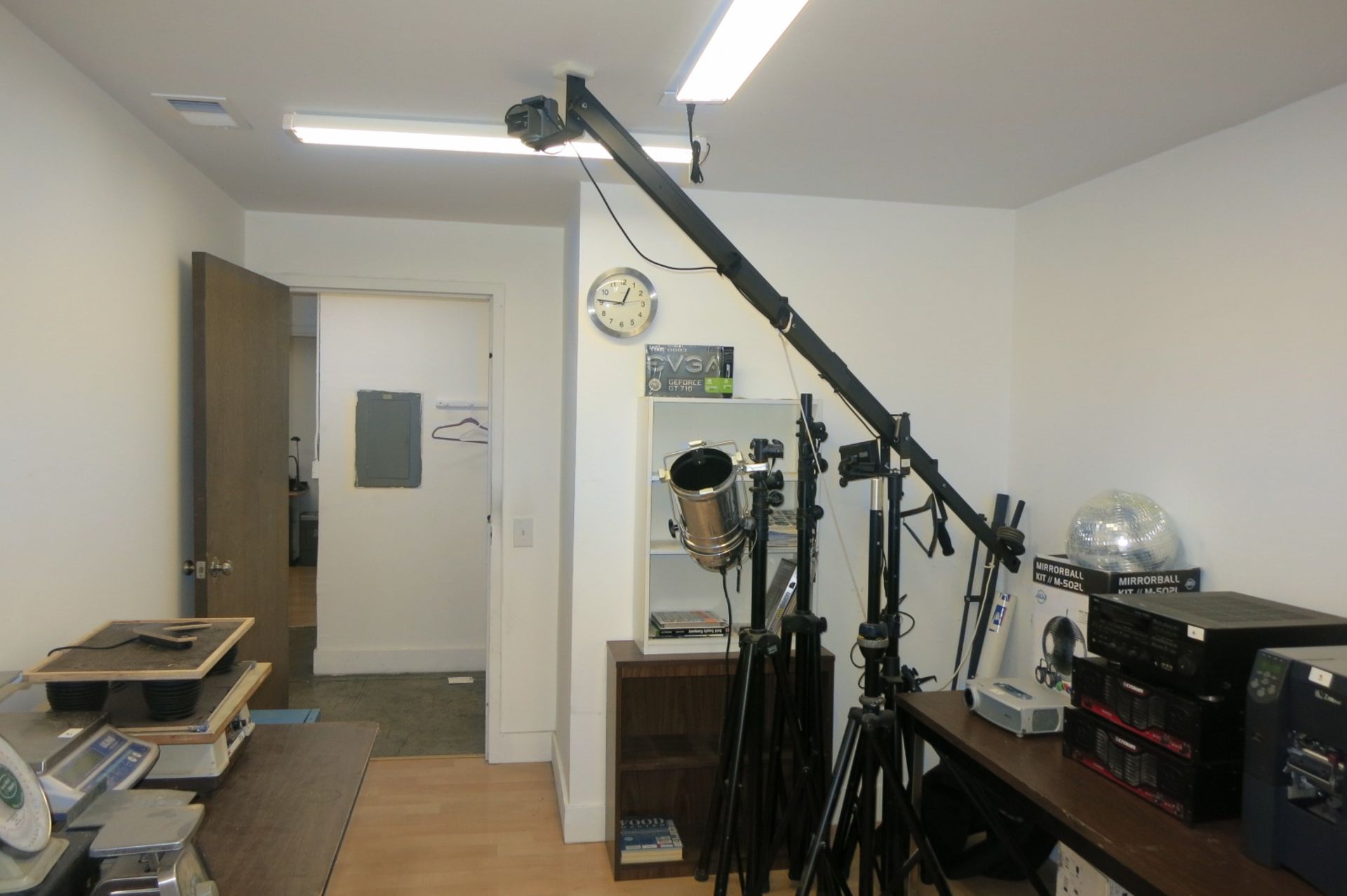 Video Camera Boom - Image 4 of 4