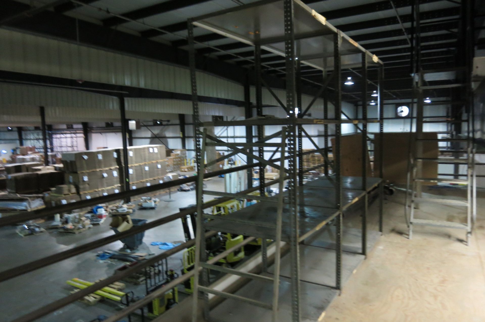 Metal Shelving - Image 2 of 3