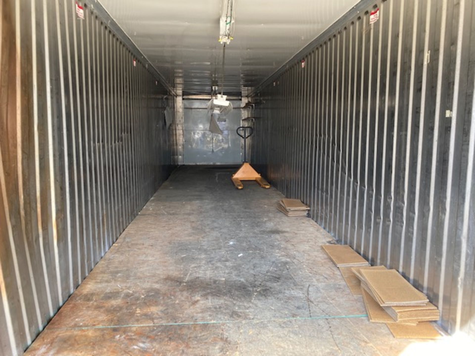 Cargo Container - Image 3 of 4