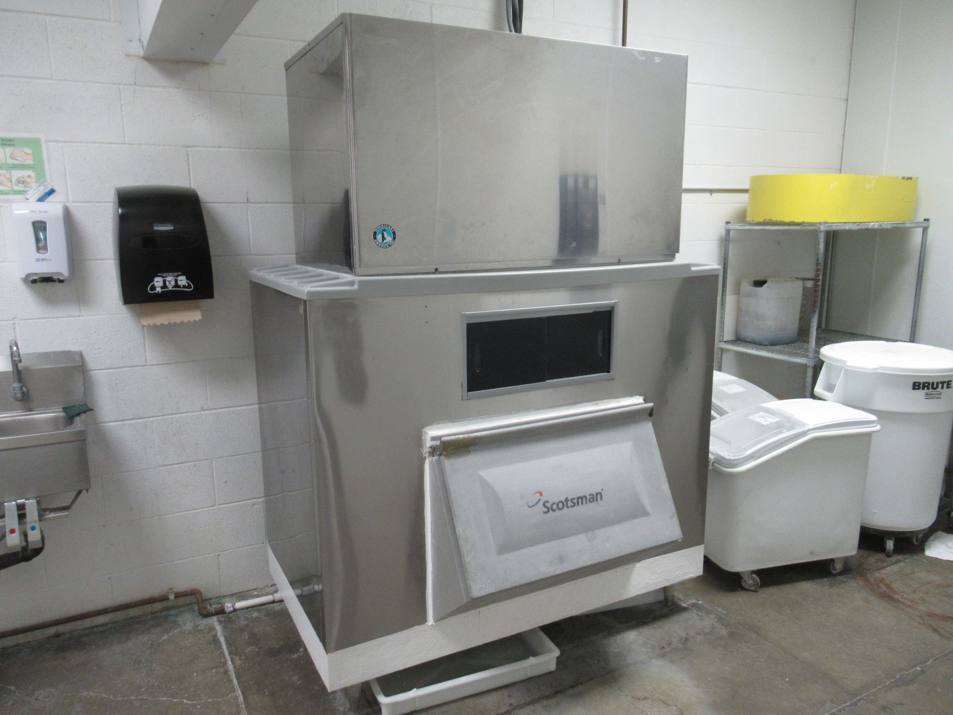 Ice Maker - Image 2 of 3