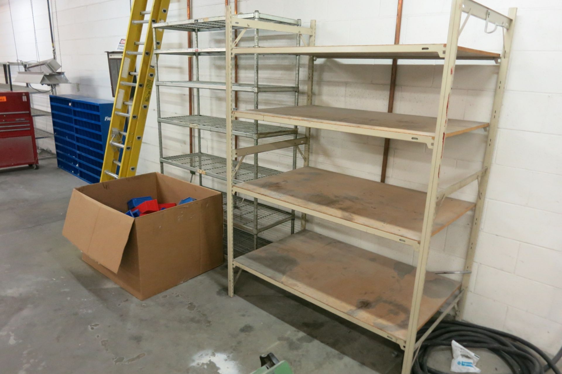 Metal Shelving - Image 2 of 3