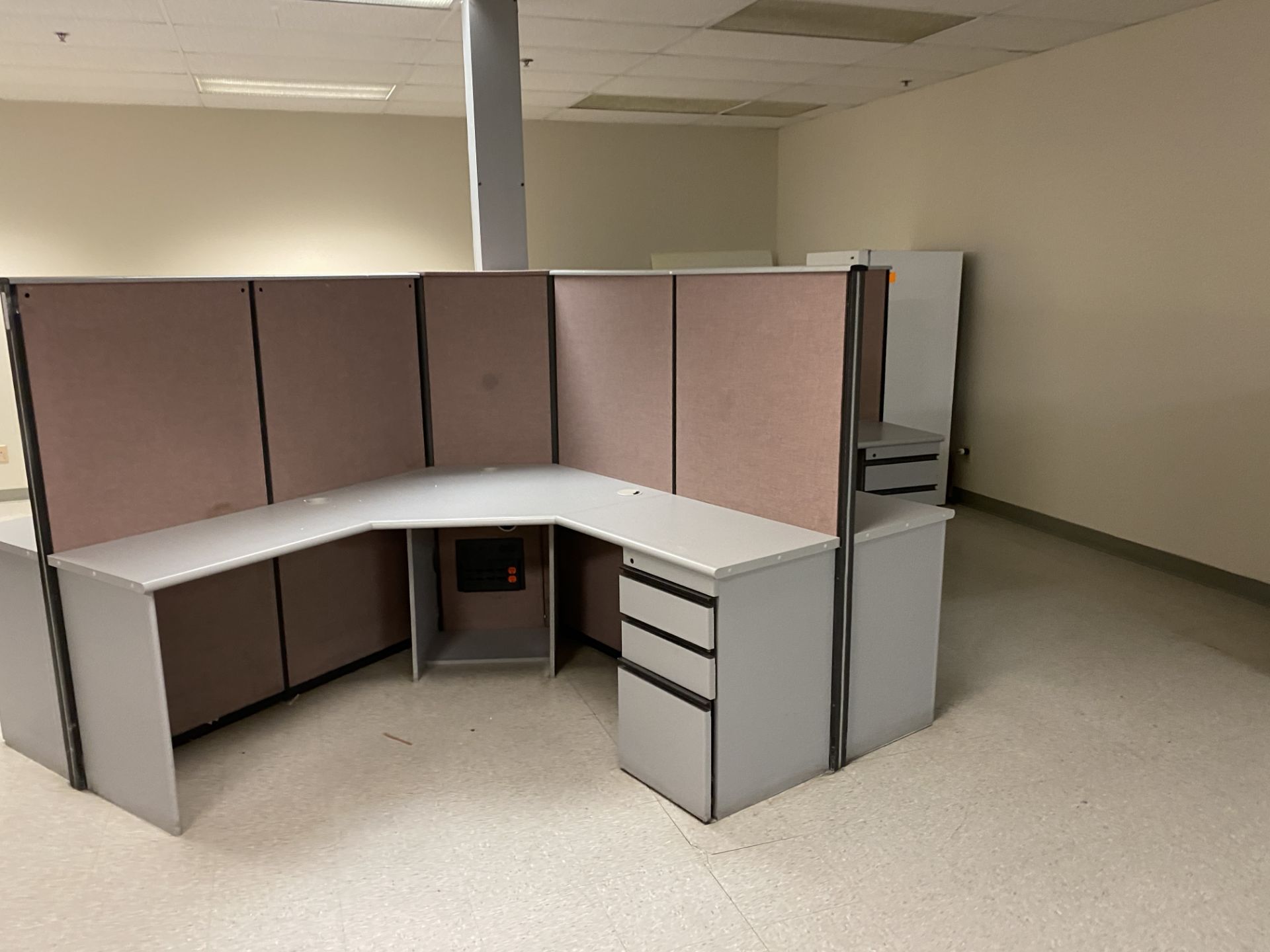 [LOT] (5) Octagonal workstation with desks, drawers as shown and each with electrical outlet - Image 8 of 8