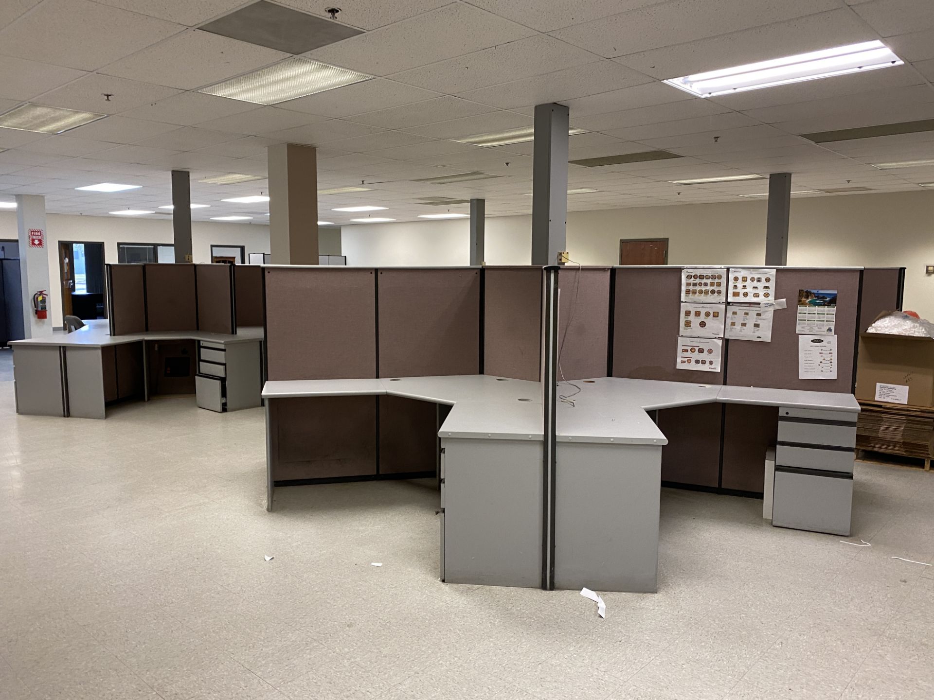 [LOT] (5) Octagonal workstation with desks, drawers as shown and each with electrical outlet