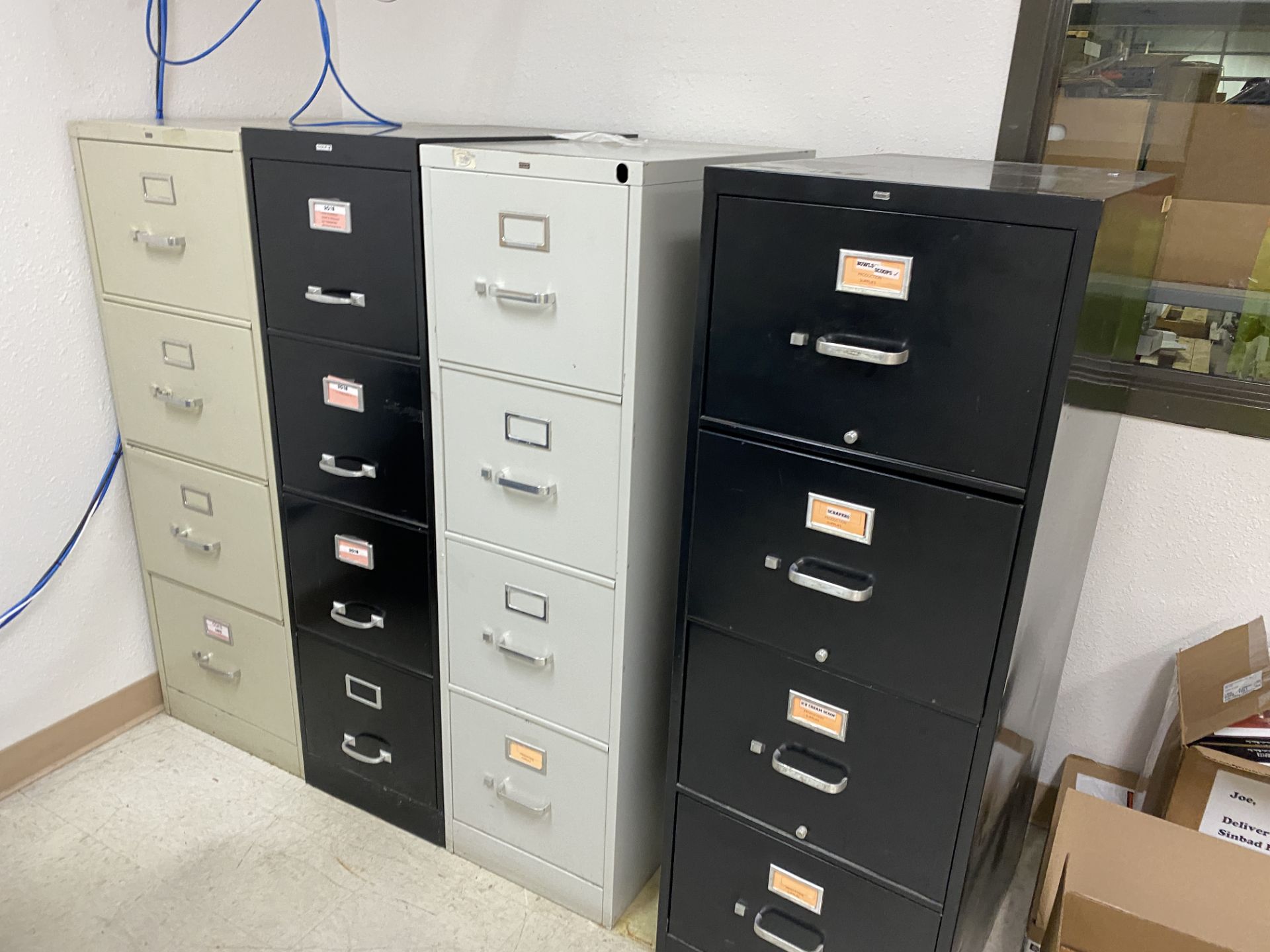 [LOT] (4) 4 drawers file cabinets [Rigging Fee: $25]