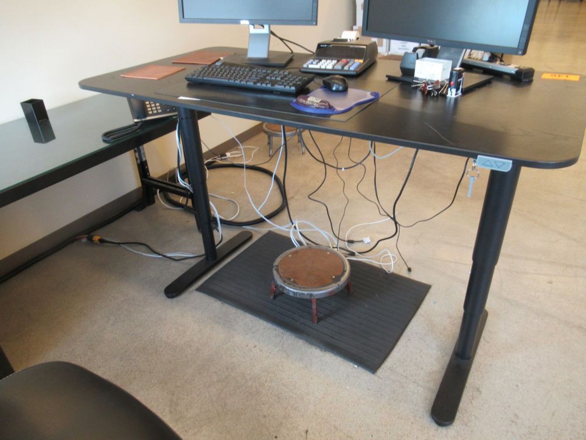 Adjustable Work Station - Image 2 of 2