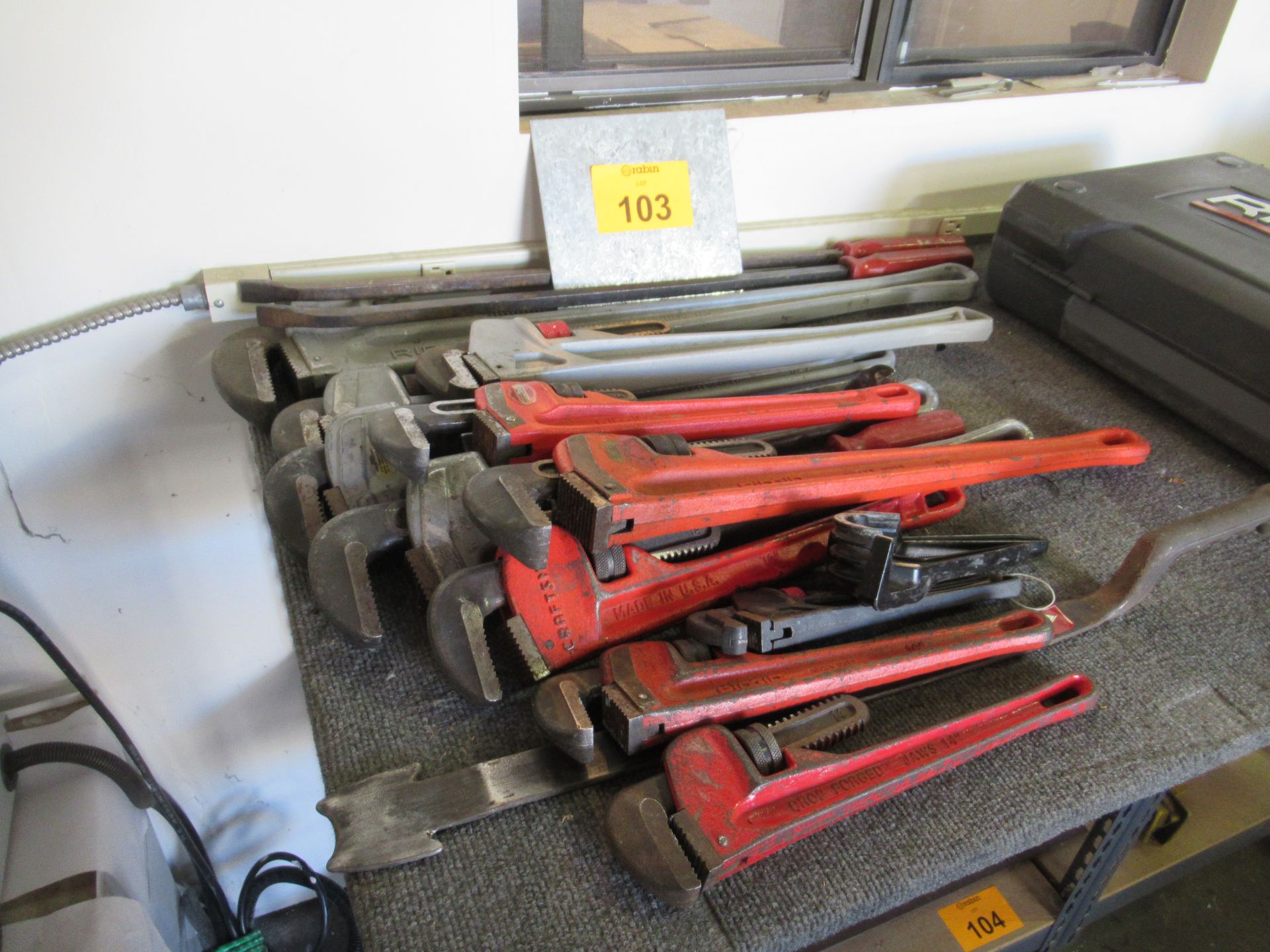 (10) Pipe Wrenches