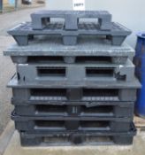 8x Plastic Pallets - Various sizes.