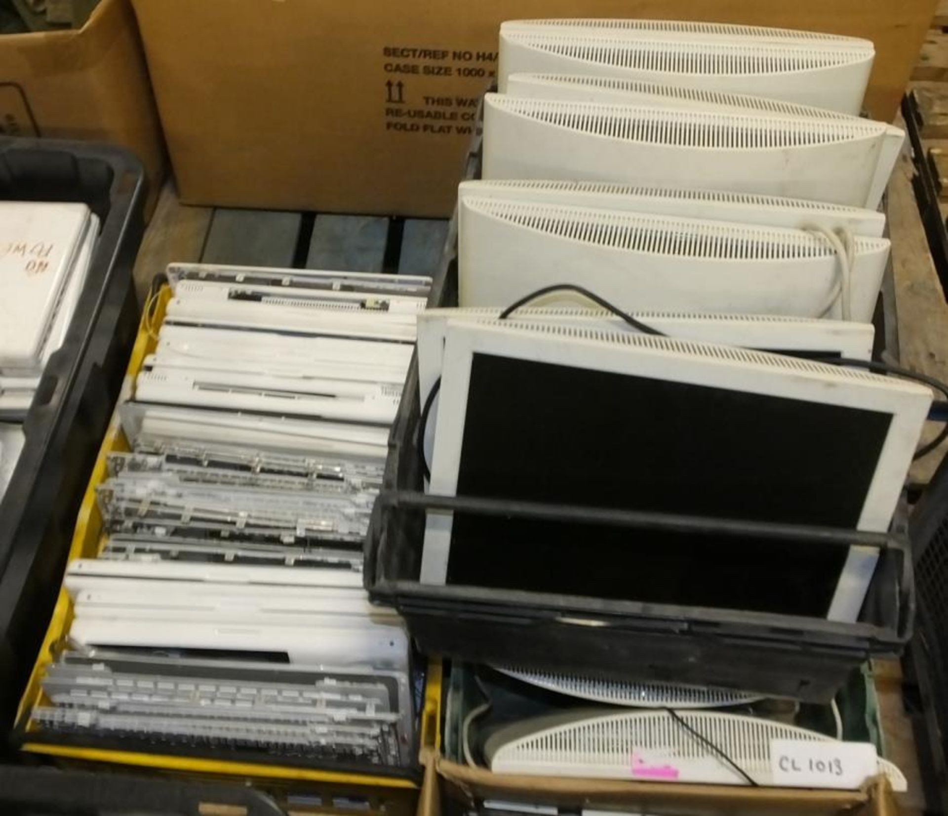 AS SPARES - LCD Screens, Apple Laptop Boards, Flat screen monitors - Image 2 of 4