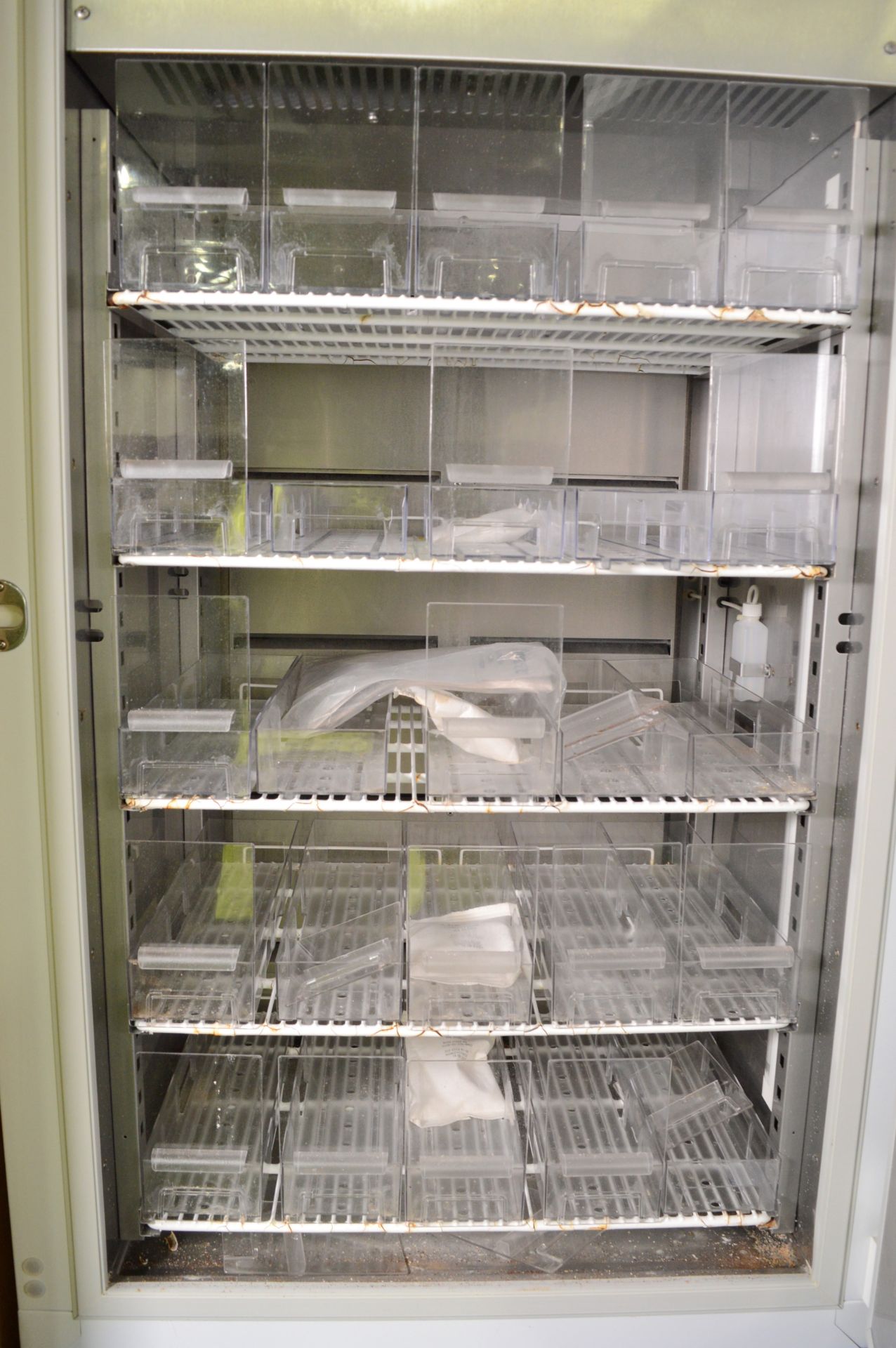 Dometic LR400 Laboratory Refrigerator W850 x D800 x H1920mm. - Image 2 of 2