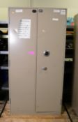 Double Door Cabinet With Spin Lock W920 x D450 x H1830mm.