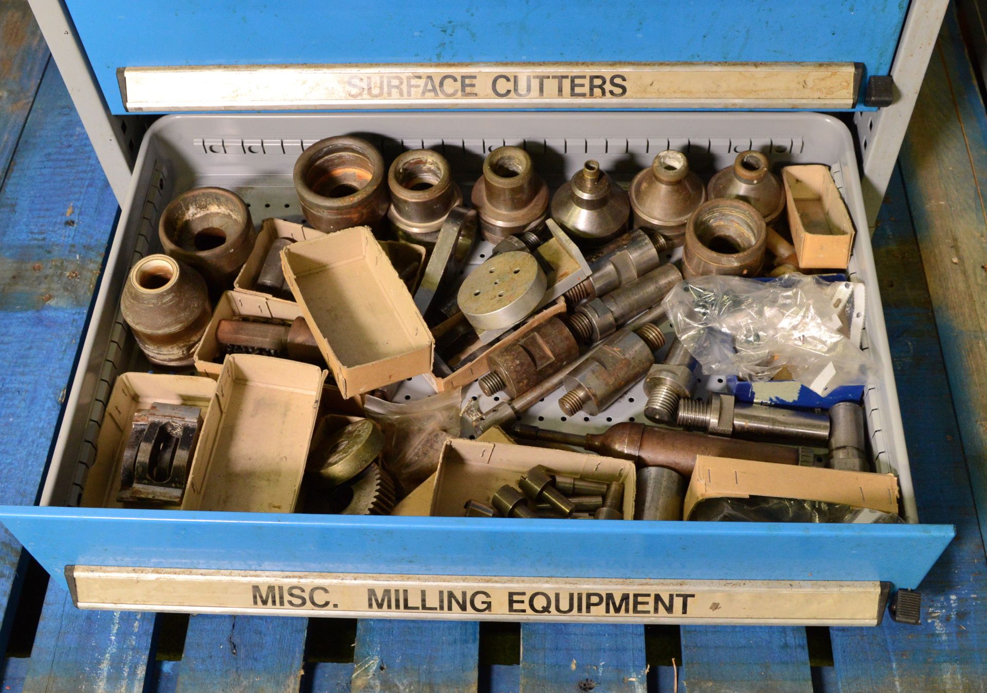 Tool Cabinet inc Trepanning Drills, Cutters, Blades & Milling Equipment L760 x W500 x H800 - Image 2 of 8