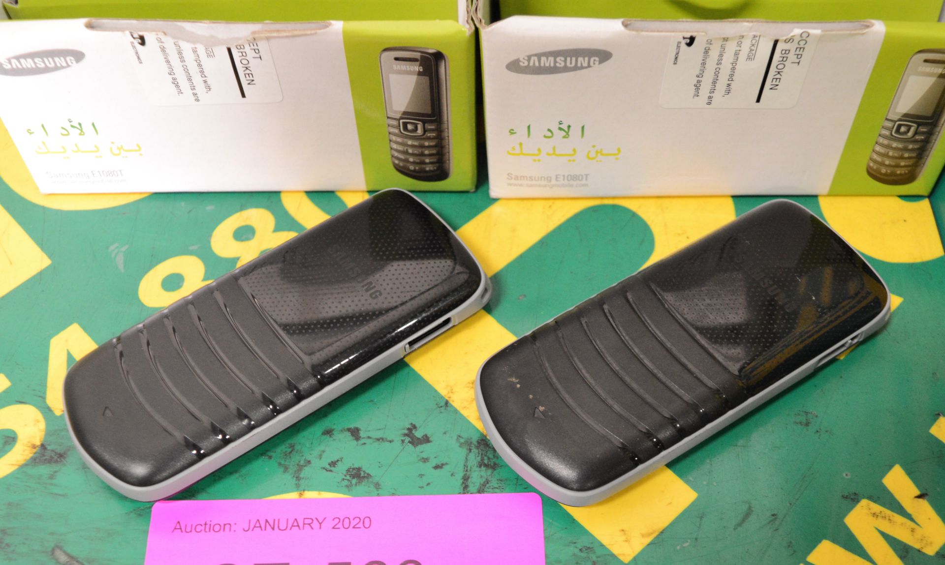 2x Samsung E1080T Mobile Phones with Batteries & Chargers. - Image 2 of 2