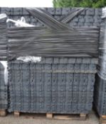 1x Pallet Plastic Flooring Panels 330 x 330mm - Approx 396.