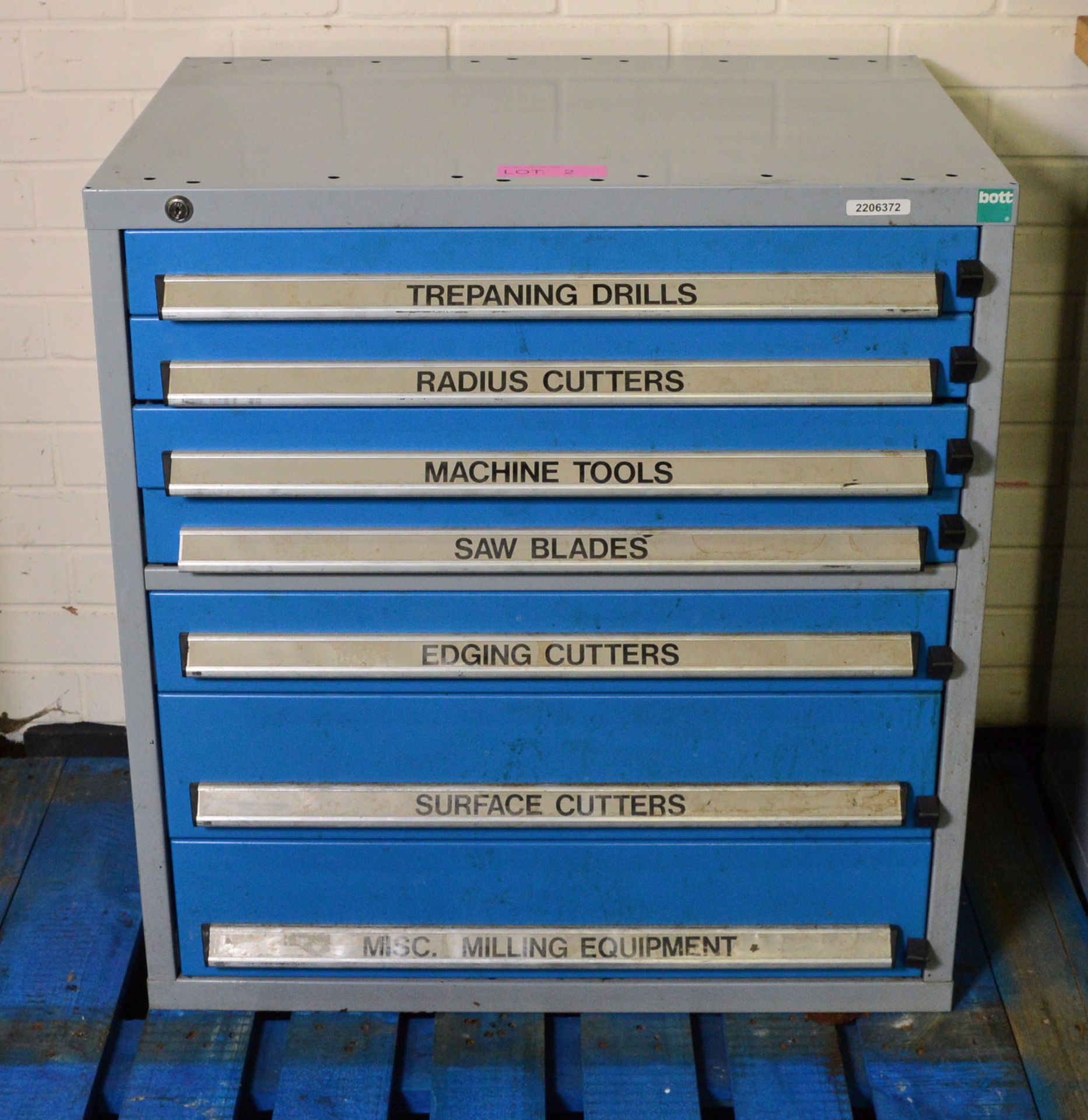 Tool Cabinet inc Trepanning Drills, Cutters, Blades & Milling Equipment L760 x W500 x H800