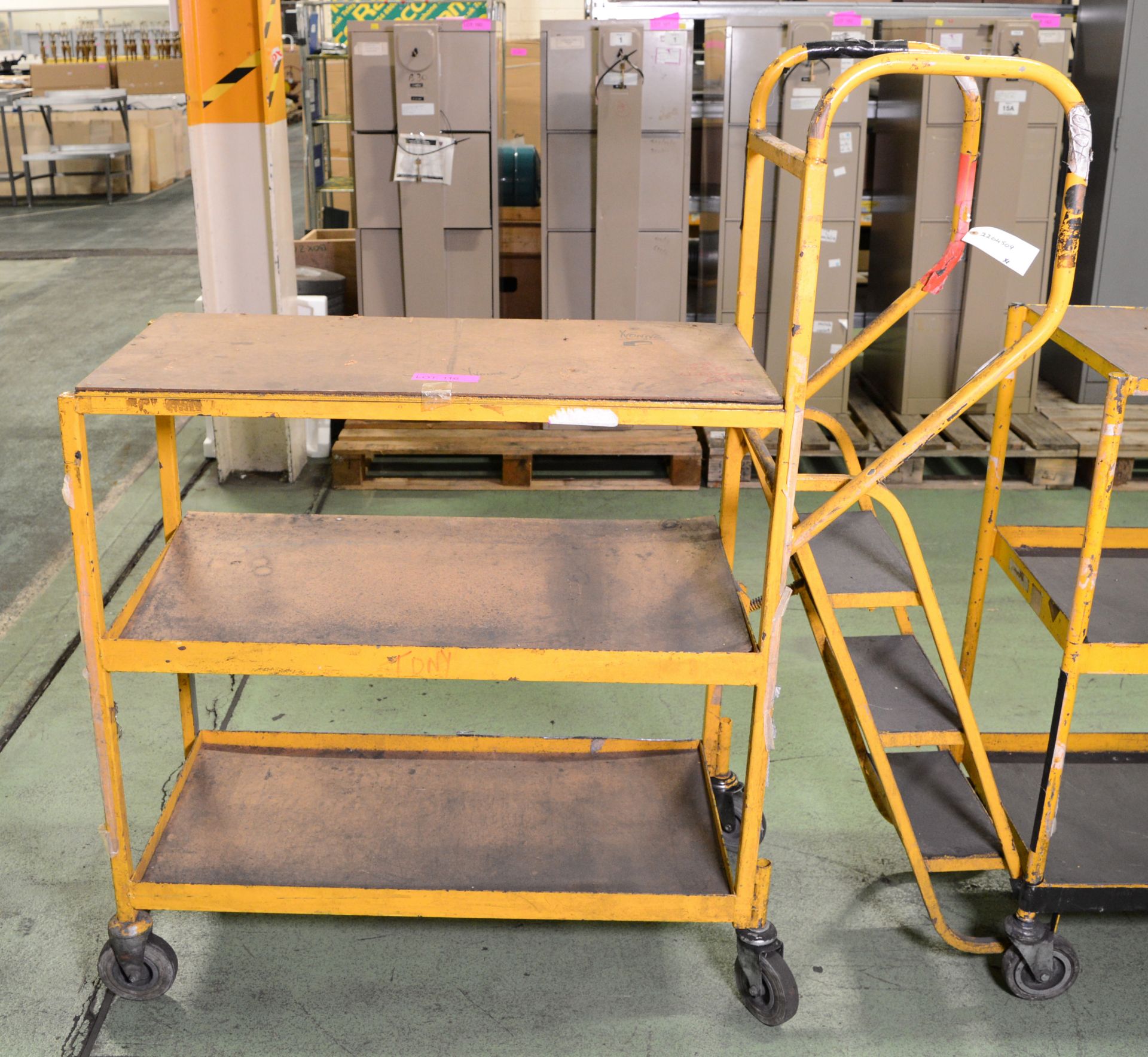 3 Tread Safety Steps/ Trolley