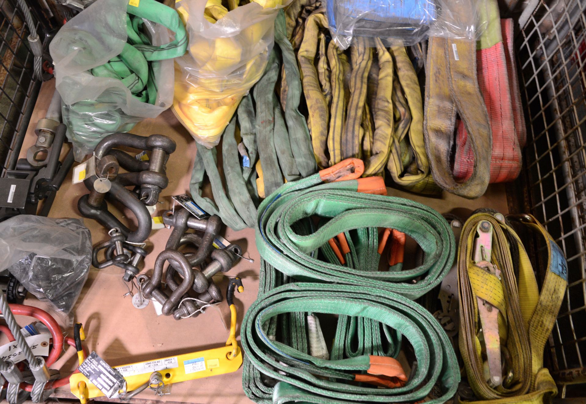 Lifting Sling. Binder Ratchet. 7x Various Slings. 3m Endless Sling. 4x Slings. 4x Ratchet - Image 2 of 2