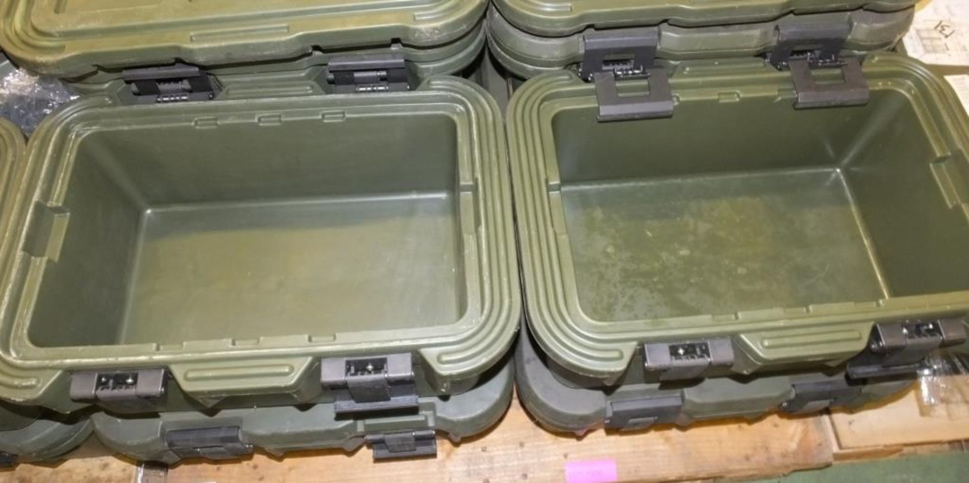 8x Cambro Portable Food Containers - 640mm (W) x 440mm (D) x 320mm (H) - Image 2 of 2