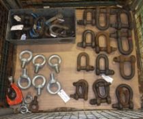 15x Shackles, Various Eye Bolts & Lifting Hooks, 8x Small Shackles