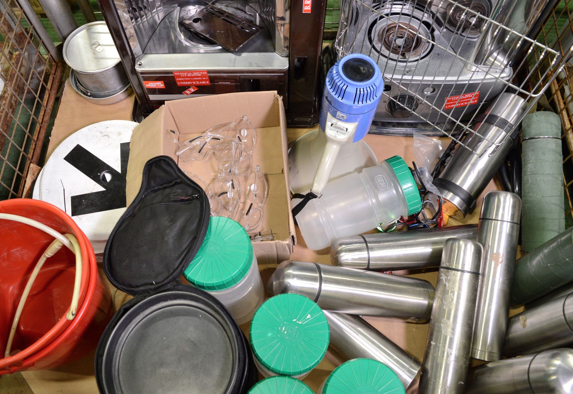 Vacuum Flasks. Buckets. Goggles. Loud Hailer. Heaters for Spares or Repair. - Image 2 of 3
