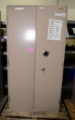 Double Door Cabinet With Spin Lock W920 x D450 x H1830mm.