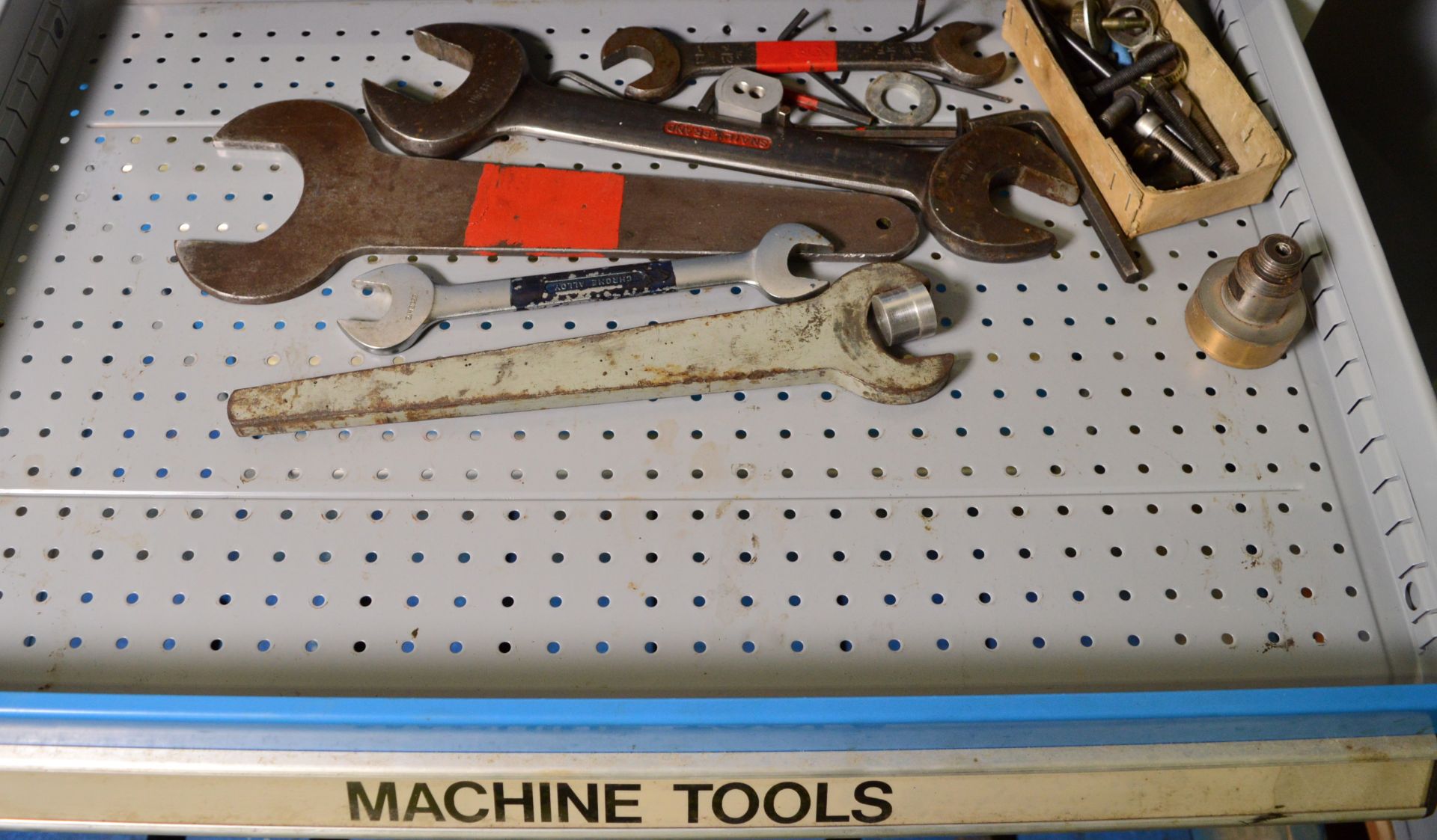 Tool Cabinet inc Trepanning Drills, Cutters, Blades & Milling Equipment L760 x W500 x H800 - Image 6 of 8