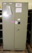 Double Door Cabinet With Spin Lock W920 x D450 x H1830mm.