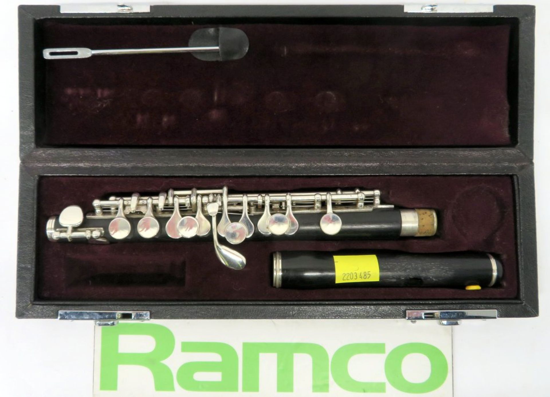 Yamaha 62 Piccolo Complete With Case. - Image 2 of 10