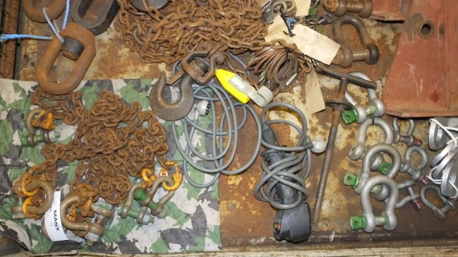 Lifting equipment - Chain, D clamps, Shackles, 2T Block and Tackle Chain (FECO), Various s - Image 3 of 4