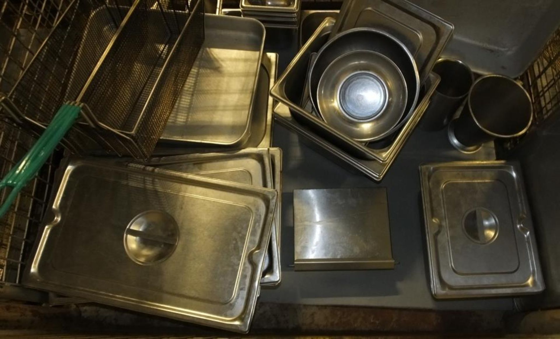 Gastonorm Pans, Fryer Baskers, Large catering trays - Image 4 of 4