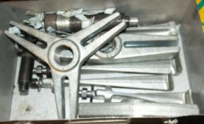 Sykes PIckavant Bearing Puller in metal carry box