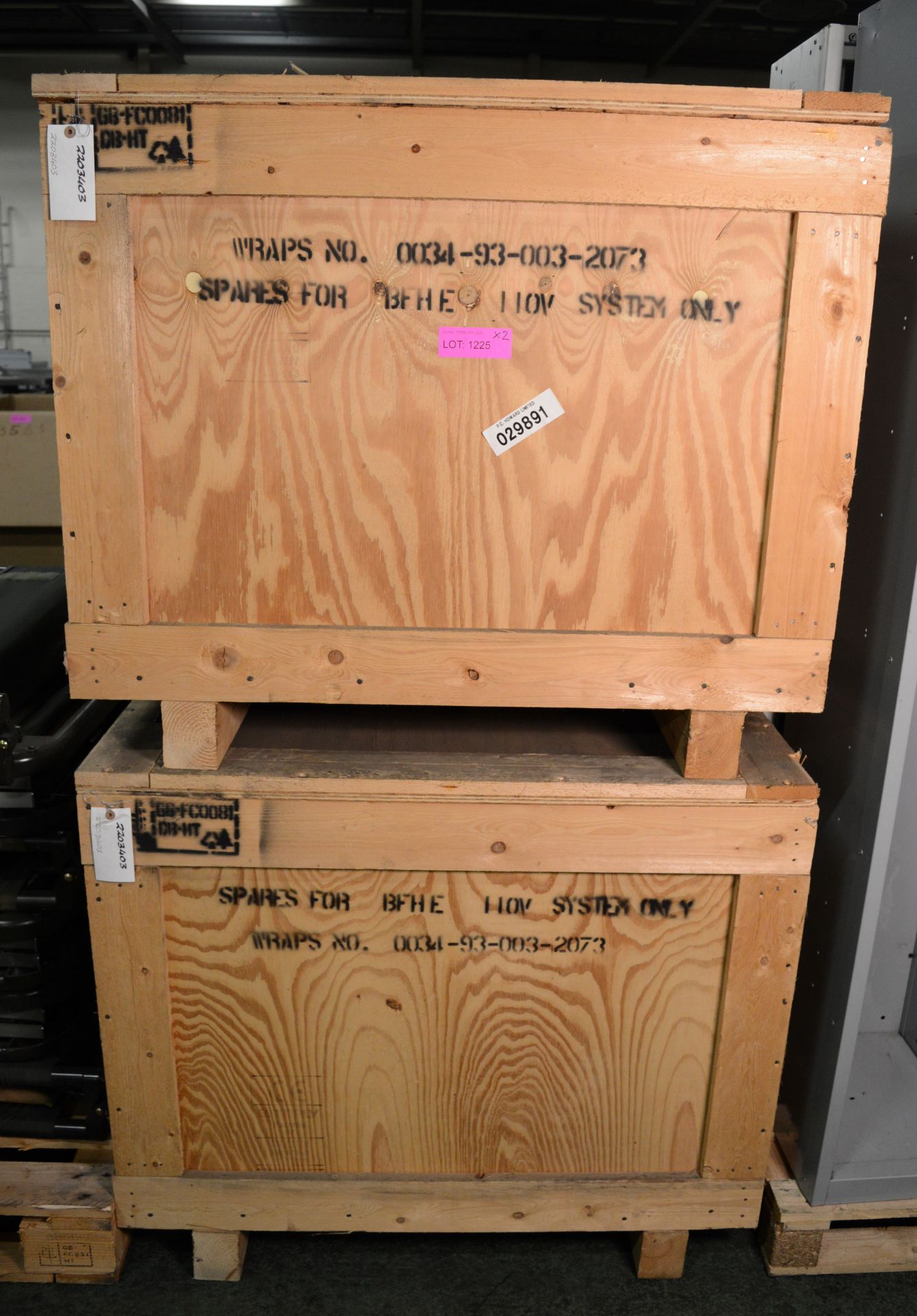 2x Wooden Crates L100 x W790 x H860mm.